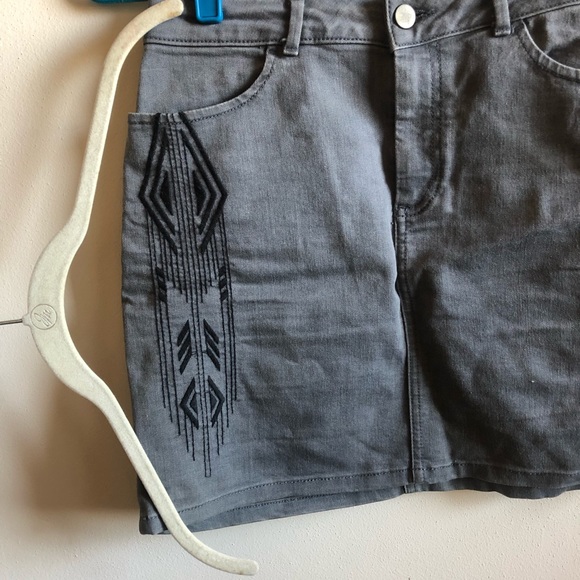 Tribal denim skirt - Picture 2 of 5